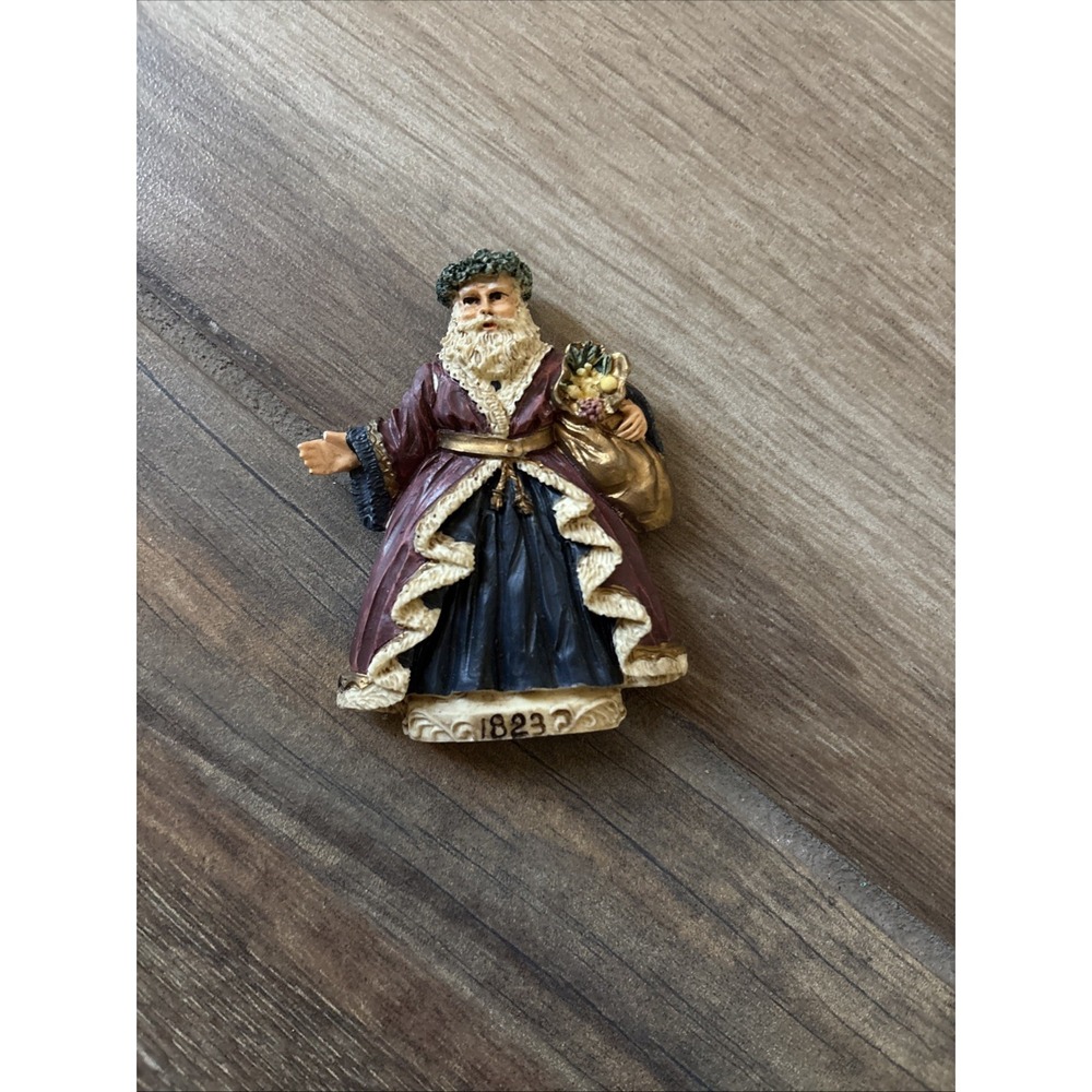 House of Lloyd ~ Christmas Around The World ~ Santa Collector Magnet 1992